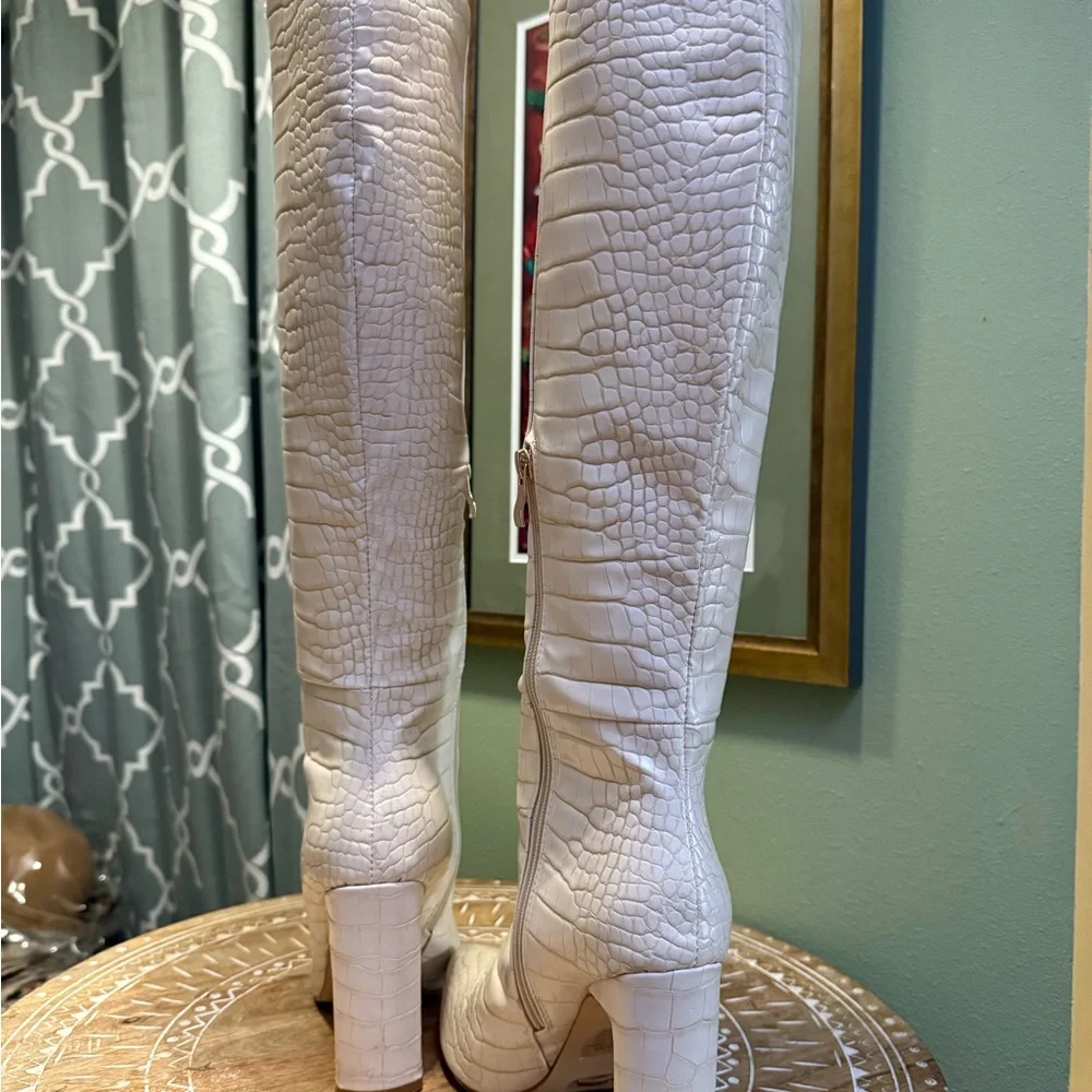 Rasana by Billini - Cream Croc Embossed Knee High Boots- Size 9 - Picture 14 of 17